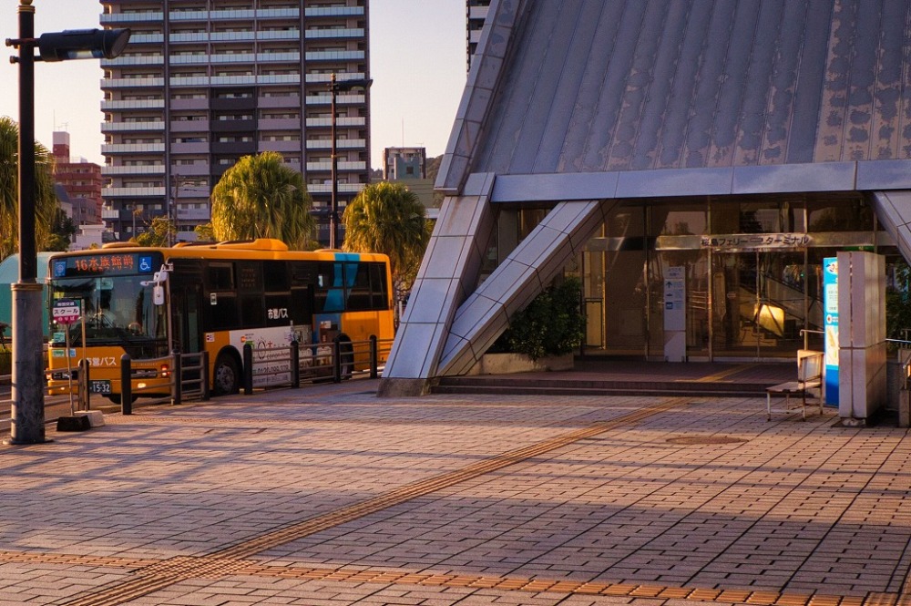 桜島フェリーターミナルの路線バス停留所