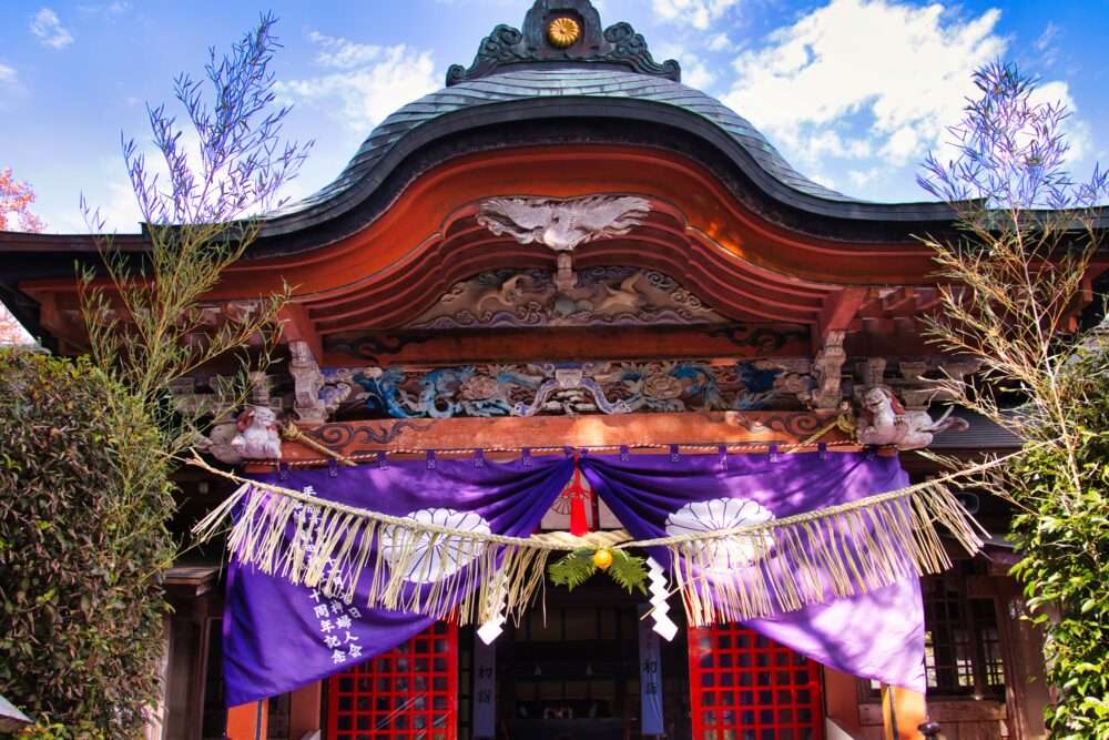 新田神社の拝殿